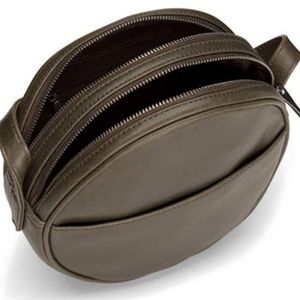 Matt and Nat Obe Vintage Crossbody Bag